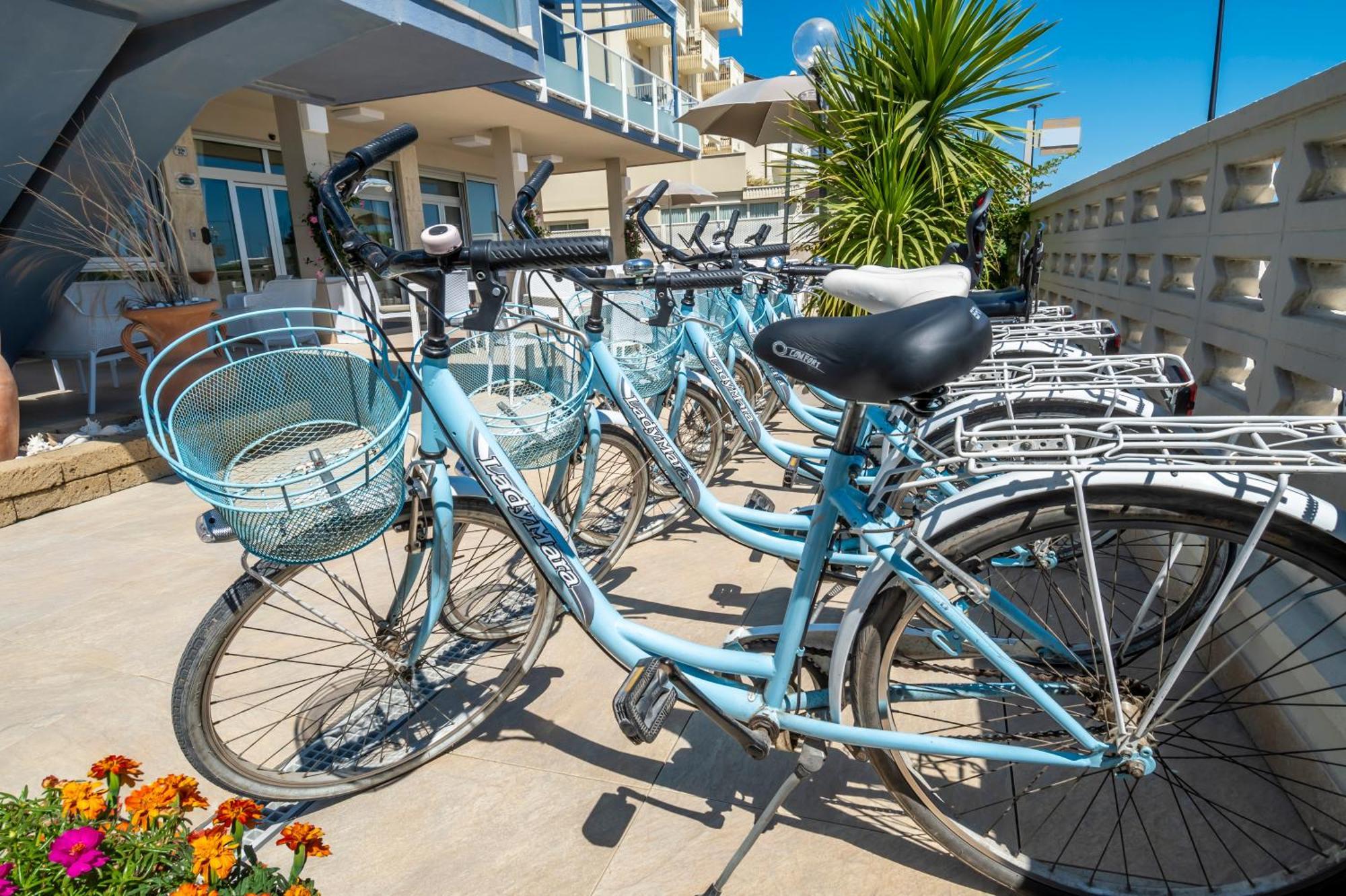Hotel Astoria Cervia Dış mekan fotoğraf